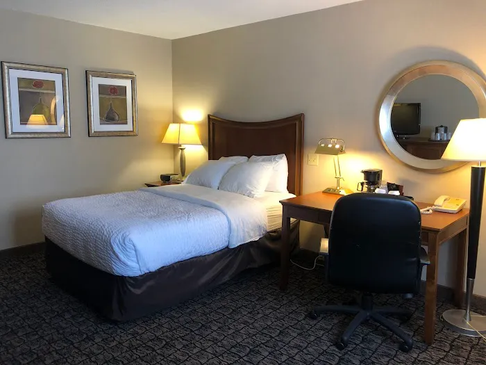 Cayuga Blu Hotel 4