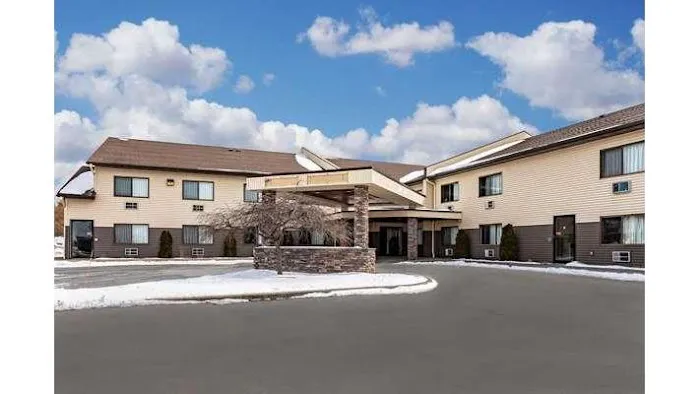 Econo Lodge 4