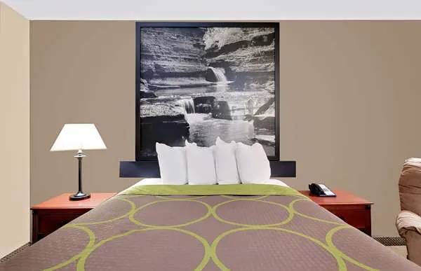 Super 8 by Wyndham Ithaca 4