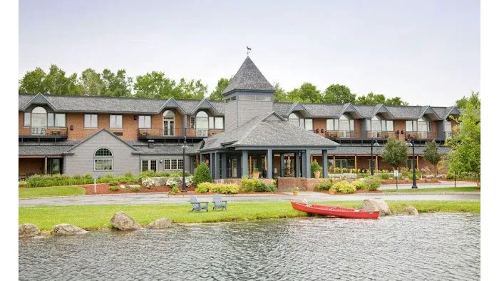Lake Opechee Inn and Spa 4