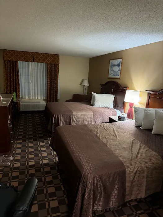 Cabot Inn & Suites 4