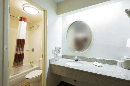 Red Roof Inn Boston - Southborough/Worcester 4