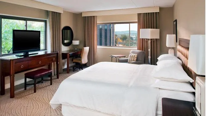 Sheraton Framingham Hotel & Conference Center 4
