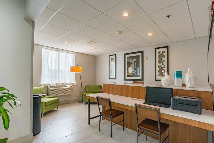 Holiday Inn Express & Suites Swansea by IHG 4