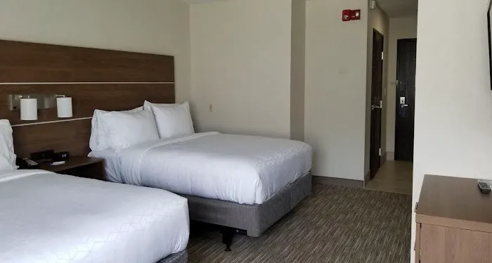 Holiday Inn Express & Suites Swansea by IHG 4
