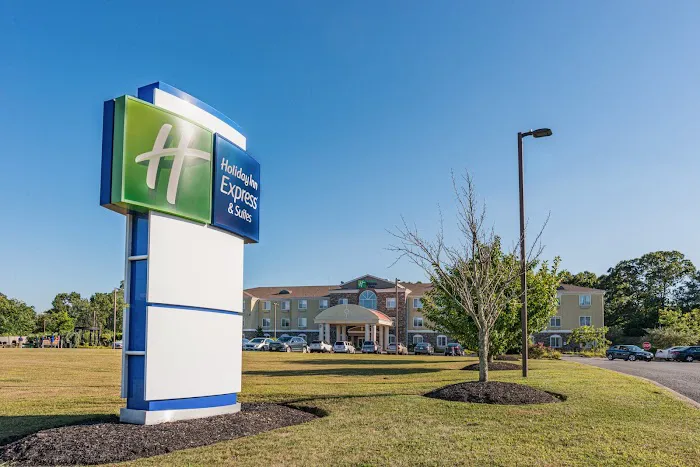 Holiday Inn Express & Suites Swansea by IHG 4