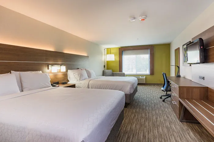 Holiday Inn Express & Suites Swansea by IHG 4