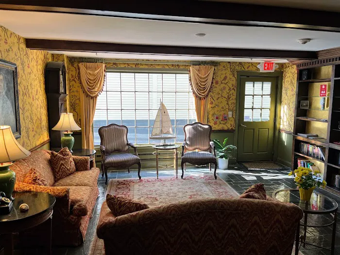 America's Cup Inn 4