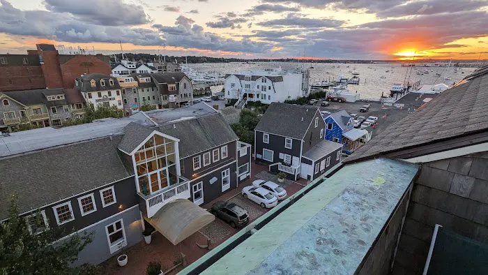 Newport Bay Club & Hotel 4