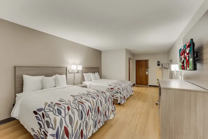Red Roof Inn & Suites Newport – Middletown, RI 5