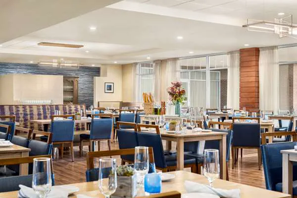 Wyndham Newport Hotel 5