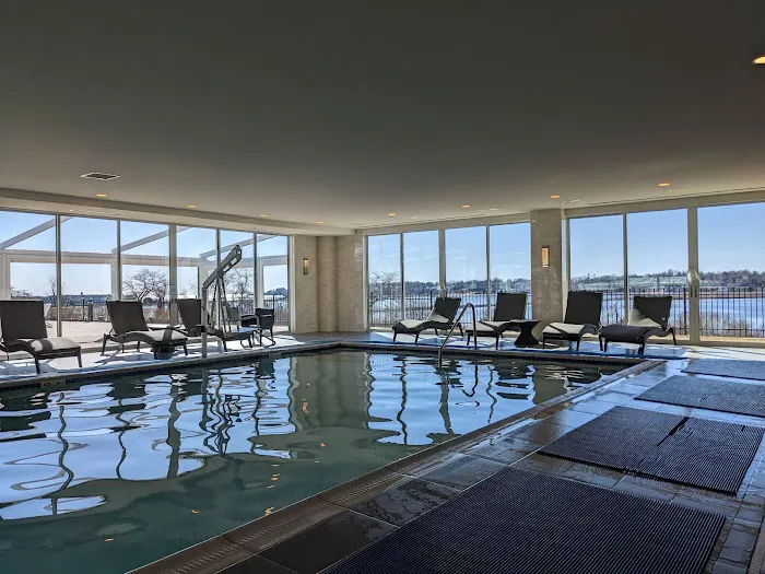 Wyndham Newport Hotel 5