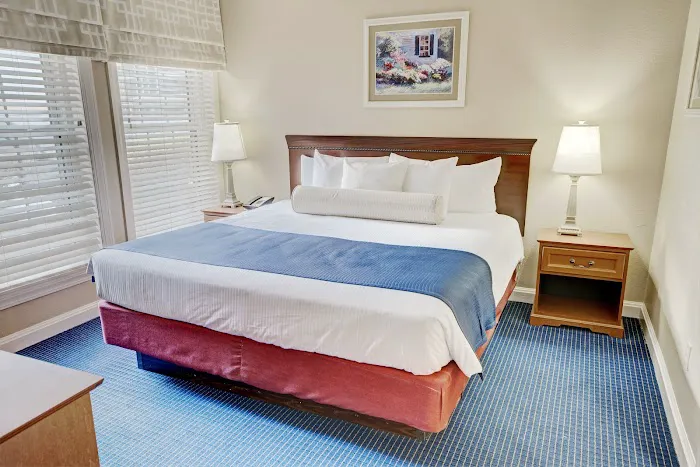 Club Wyndham Newport Onshore 4