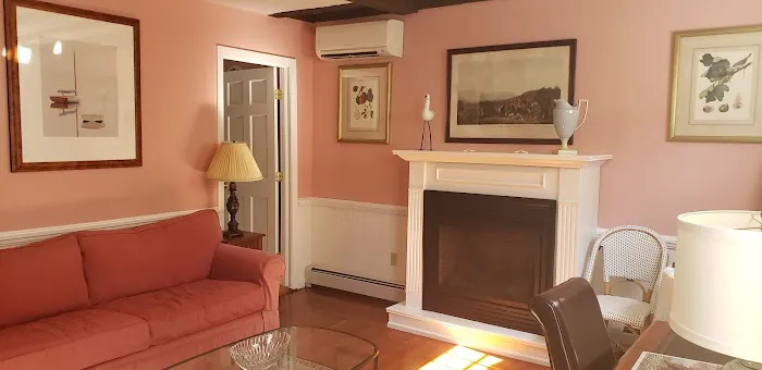 Howland House Inn 4