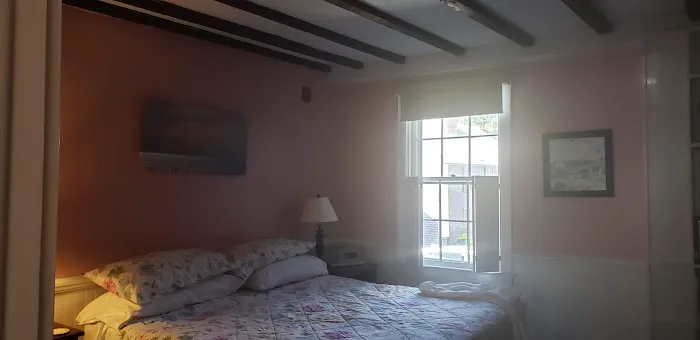 Howland House Inn 4