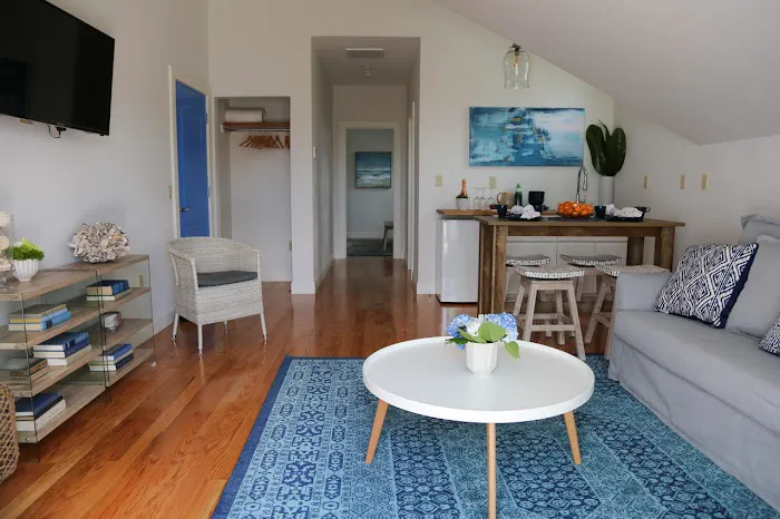 The Sea Breeze Inn 5