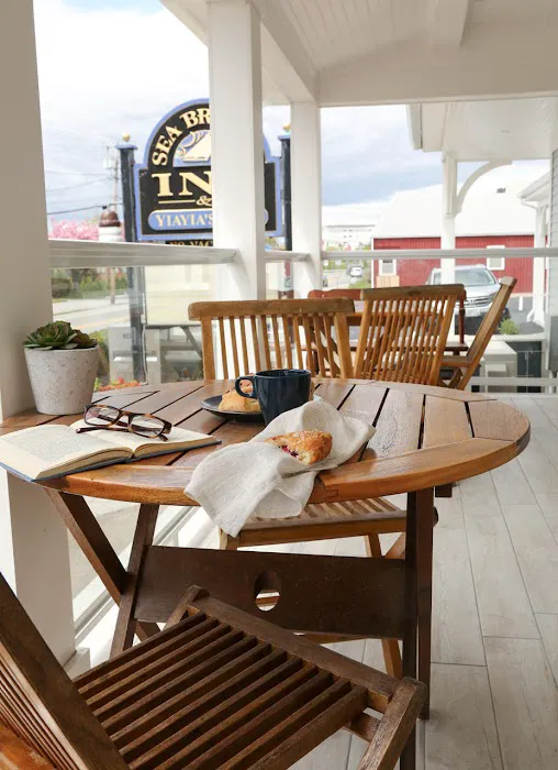 The Sea Breeze Inn 5