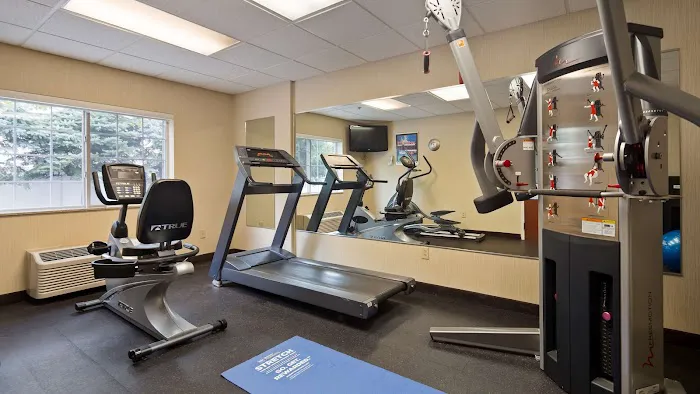 Best Western Concord Inn & Suites 4