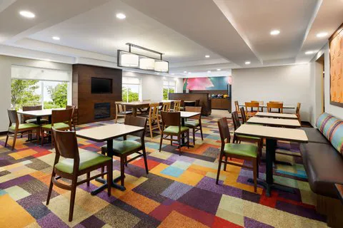 Fairfield Inn Concord 4