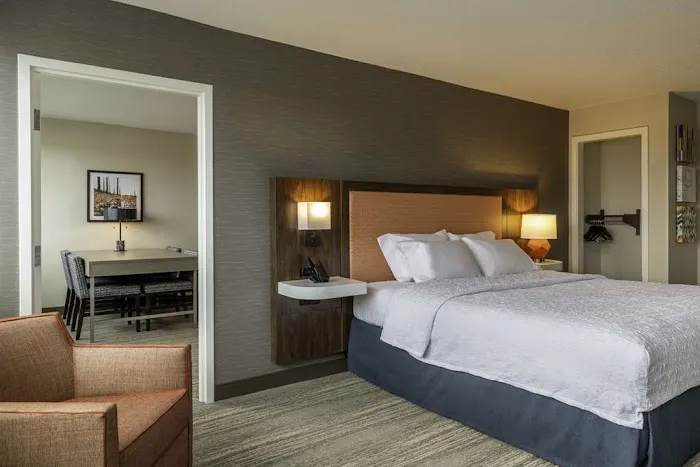 Hampton Inn Manchester Downtown 5
