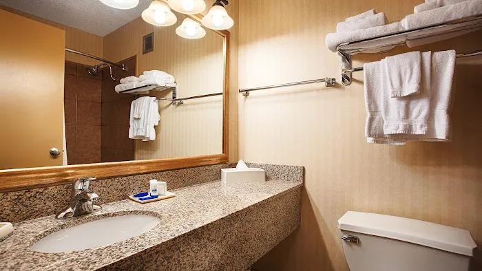 Best Western Plus Bradford Inn 4
