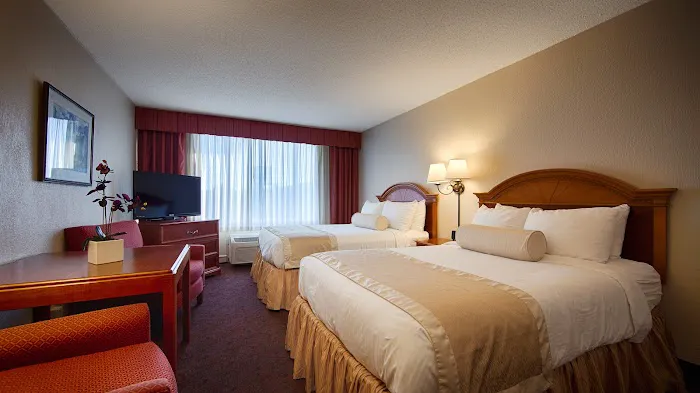 Best Western Plus Bradford Inn 4