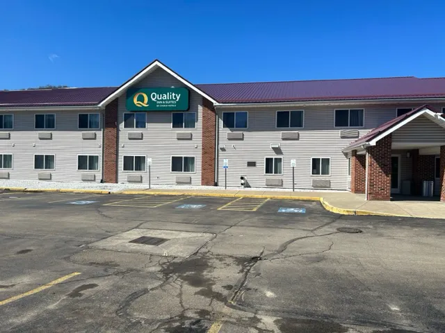 Quality Inn & Suites 4