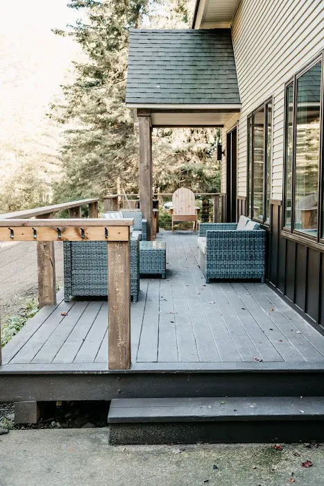 A Creekside Haven 4