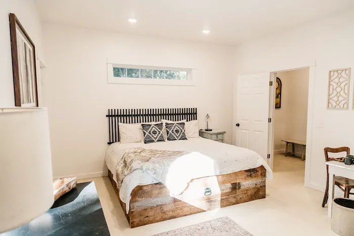 A Creekside Haven 4