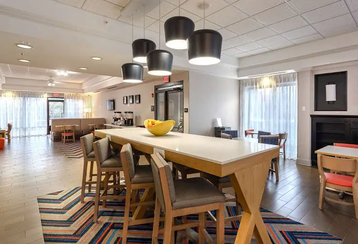Hampton Inn Buffalo South/I-90 4