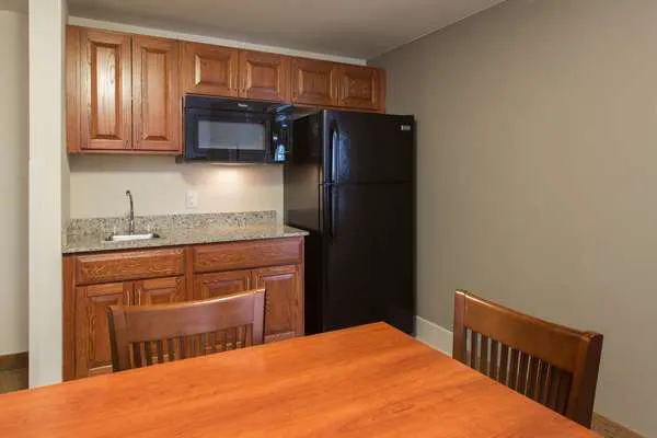 Country Inn & Suites by Radisson, Buffalo South I-90, NY 4