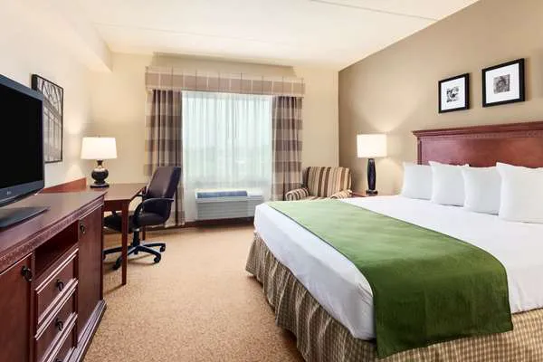 Country Inn & Suites by Radisson, Buffalo South I-90, NY 4