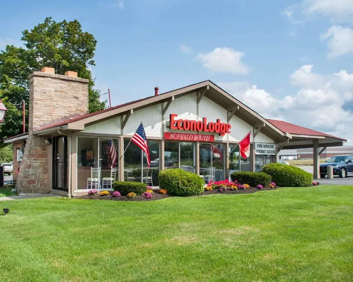 Econo Lodge Buffalo South 4