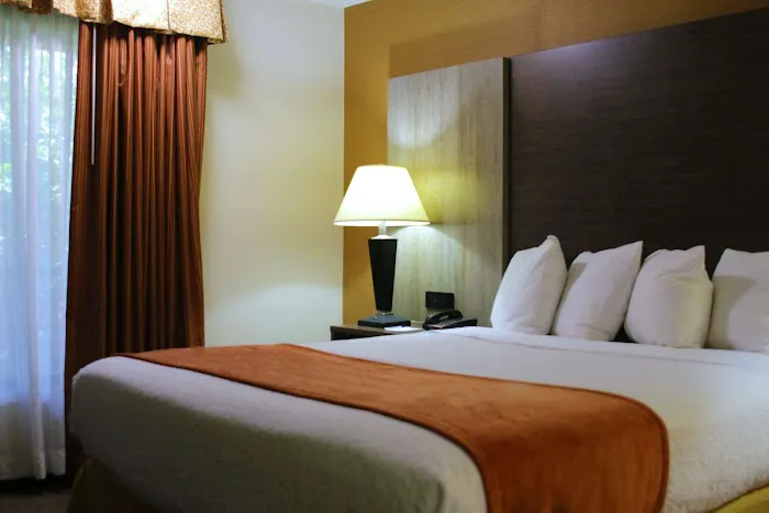 Best Western Galleria Inn & Suites 4