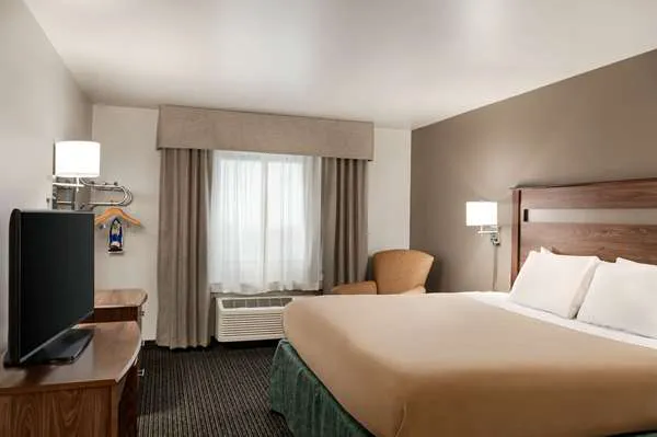 Baymont by Wyndham Buffalo 4