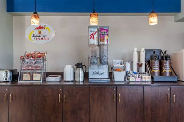 Super 8 by Wyndham Hamburg 4