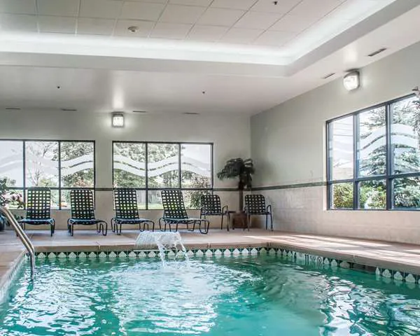 Quality Inn Near Walden Galleria Mall 4
