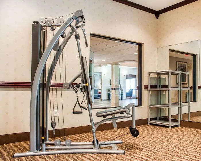 Quality Inn Near Walden Galleria Mall 4