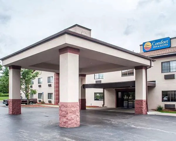 Comfort Inn & Suites 4