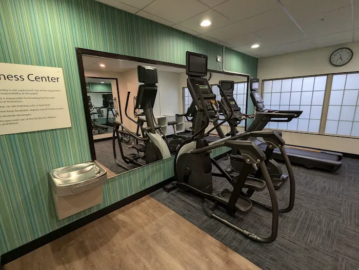 Holiday Inn Express & Suites Hamburg 4