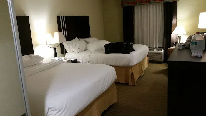 Holiday Inn Express & Suites Hamburg 4