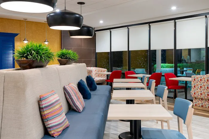 Home2 Suites by Hilton Buffalo Airport/Galleria Mall 4