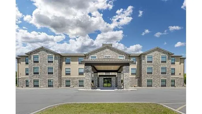 Comfort Inn & Suites 4