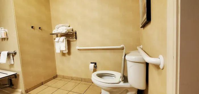 Hawthorn Suites by Wyndham Williamsville Buffalo Airport 4