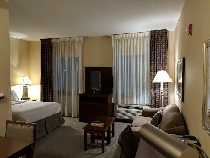 Hawthorn Suites by Wyndham Williamsville Buffalo Airport 4
