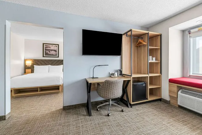 Best Western Buffalo Inn & Suites 4