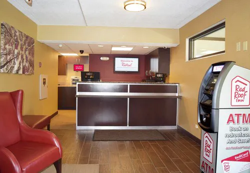 Red Roof Inn Buffalo - Niagara Airport 4