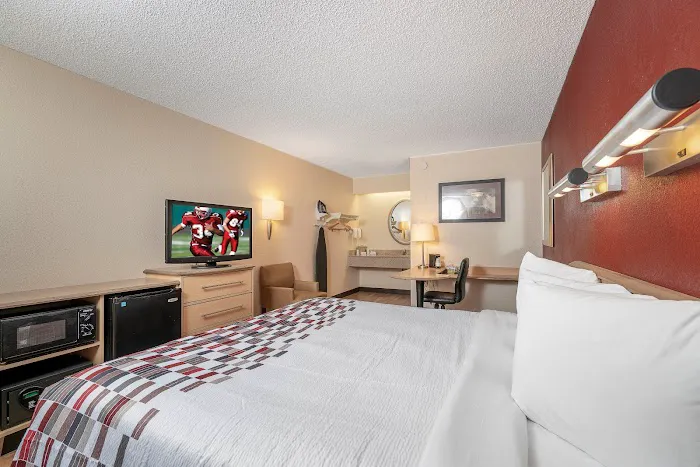 Red Roof Inn Buffalo - Niagara Airport 4