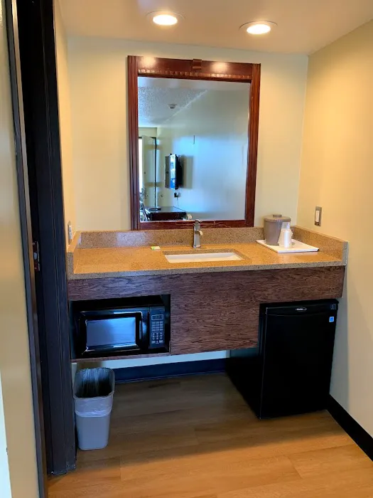 Hospitality Inn - Buffalo Airport 5