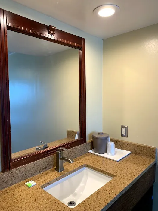 Hospitality Inn - Buffalo Airport 5